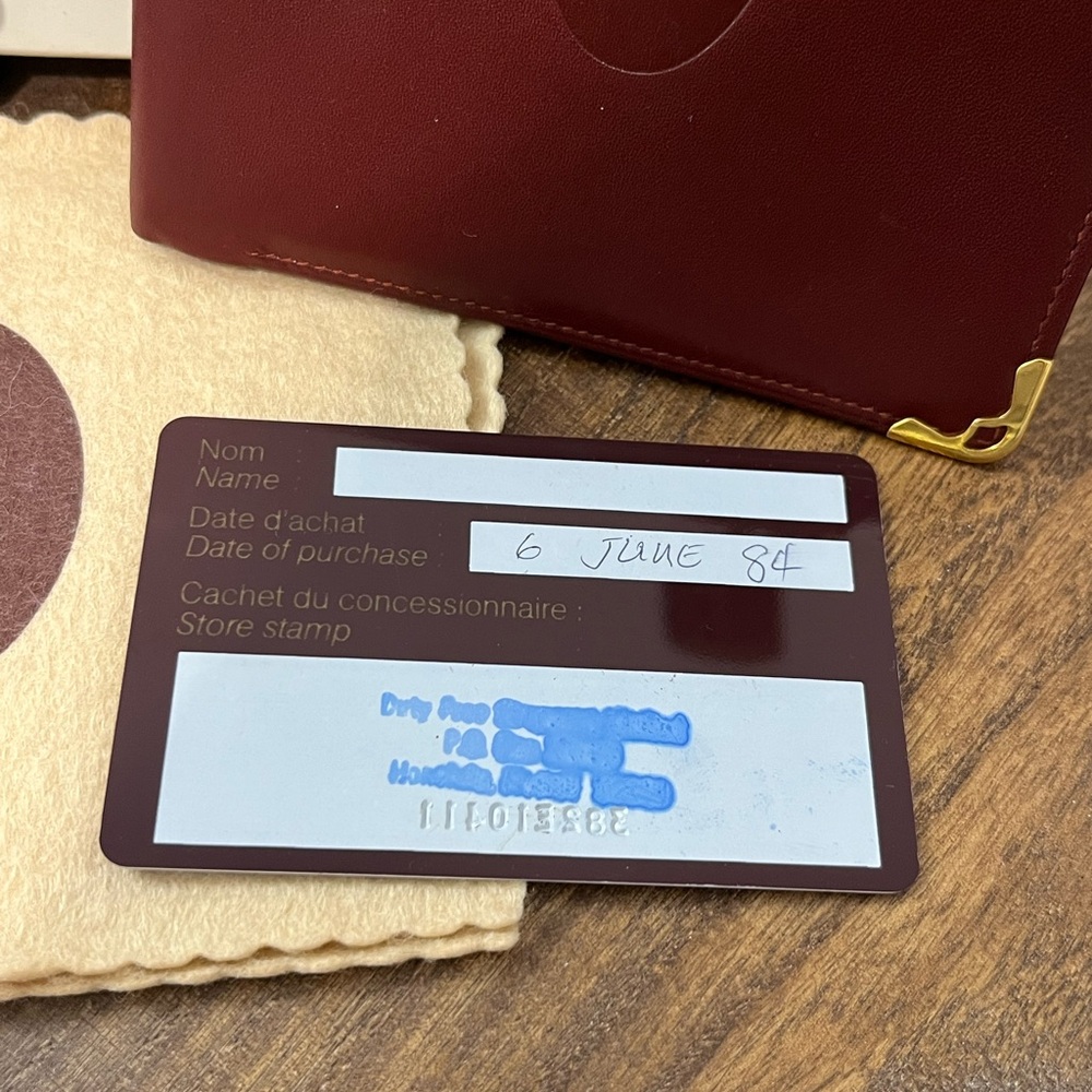 ❗️SOLD❗️Cartier Vintage Burgundy Calfskin Compact Wallet - Picture 4 of 9